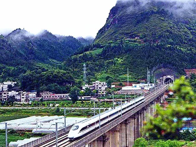 湖南耗資300億修建新高鐵，全長245公里，預計在2021年通車